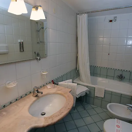 San Moise Hotel 3*