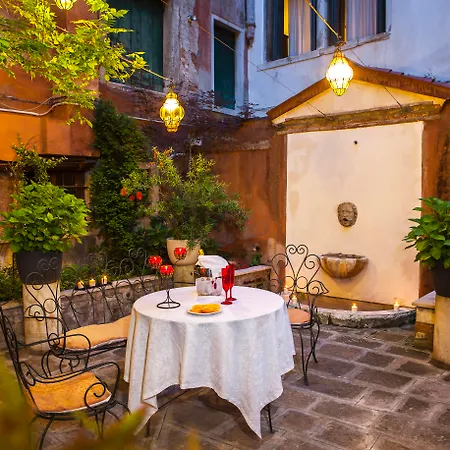 Hotel San Moise