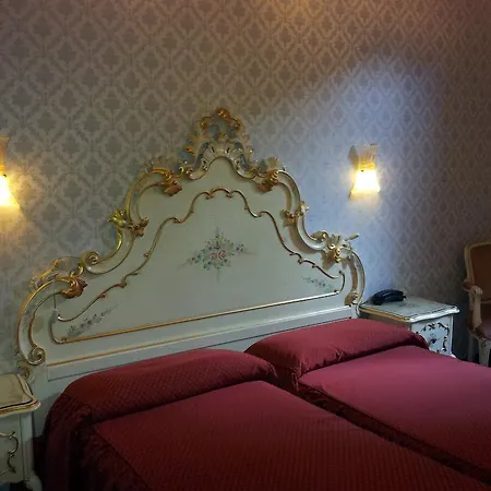 Diana Hotel 3*