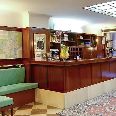 Hotel Diana