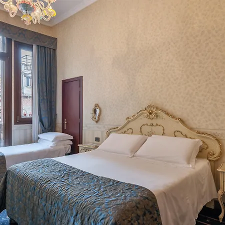 מלון Montecarlo 3*