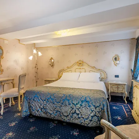 Montecarlo 3* ונציה