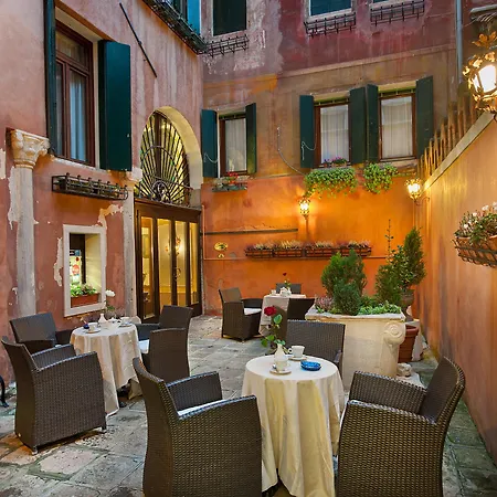 Hotel San Cassiano Ca'favretto 4*