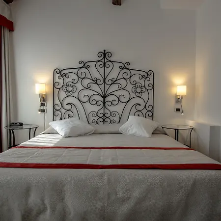 Hotel Antigo Trovatore 3*