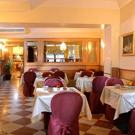 Rialto Hotel