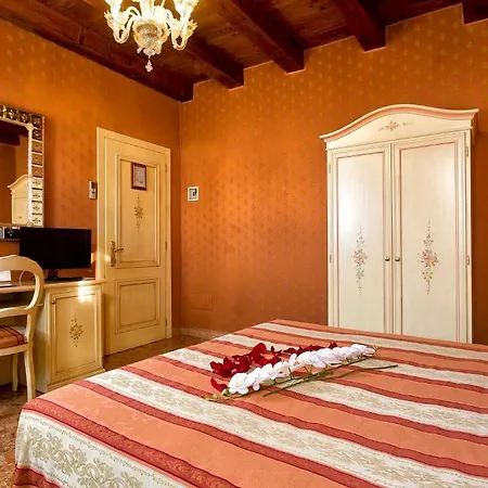 Conterie 3*