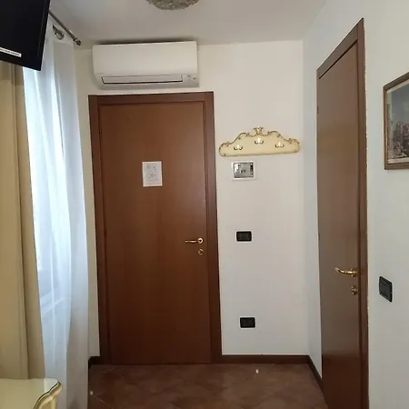 Alloggi Ss Giovanni E Paolo Guest house