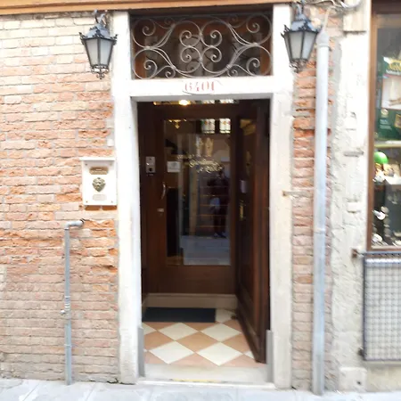 Guest house Alloggi Ss Giovanni E Paolo Venice