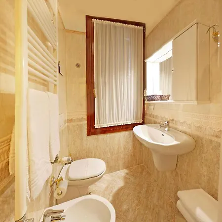 San Luca Hotel 3*