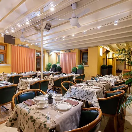 Santa Marina Hotel