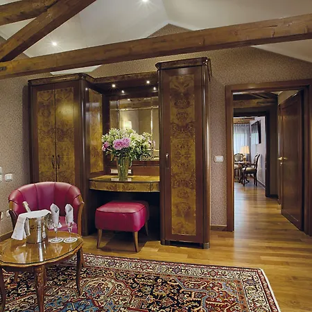 Santa Chiara 4*