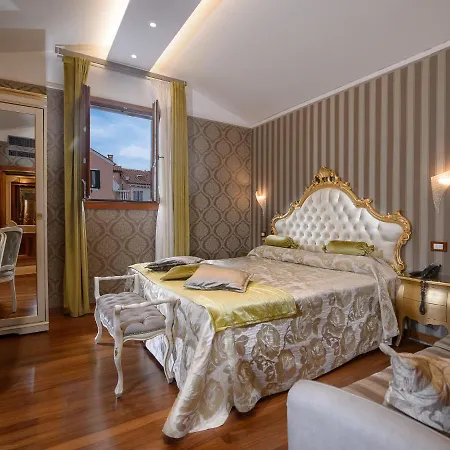 Santa Marina Hotel