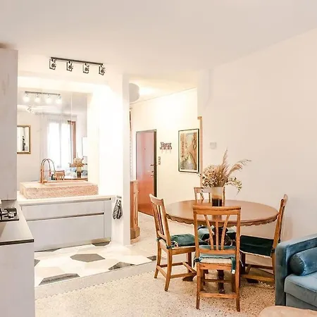Delightful At 5 Mins From Rialto Bridge Apartment