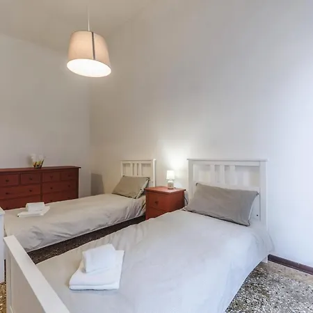 Apartment Maurizio House - Near The Train Station *