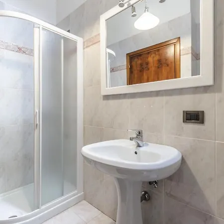 Maurizio House - Near The Train Station Apartment Venice
