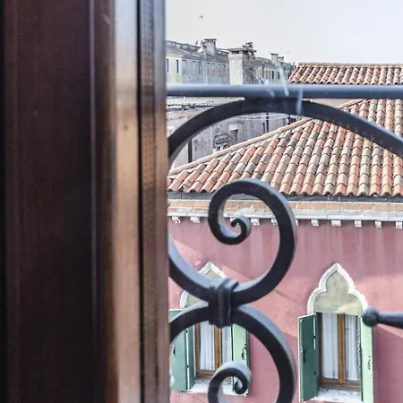 Maurizio House - Near The Train Station Apartment Venice