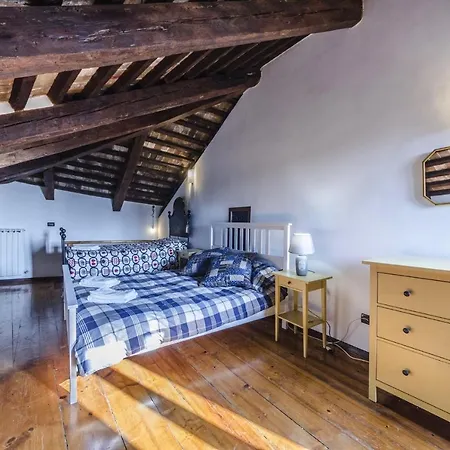 Maurizio House - Near The Train Station