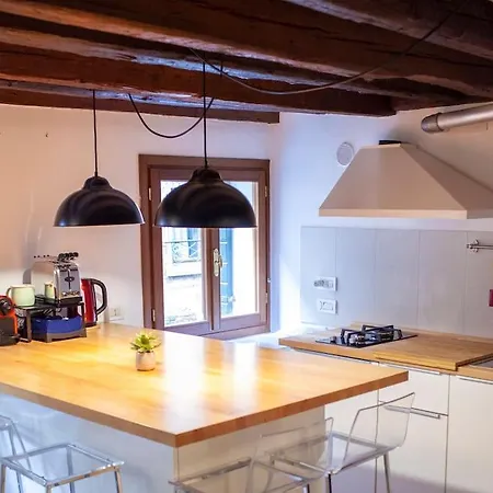 Holiday home Erbe Canal View Private House Venice