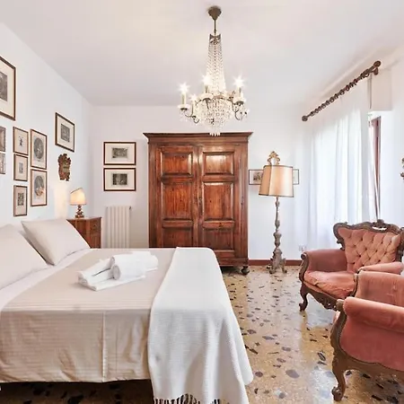 Apartament San Marco Bell Tower House *