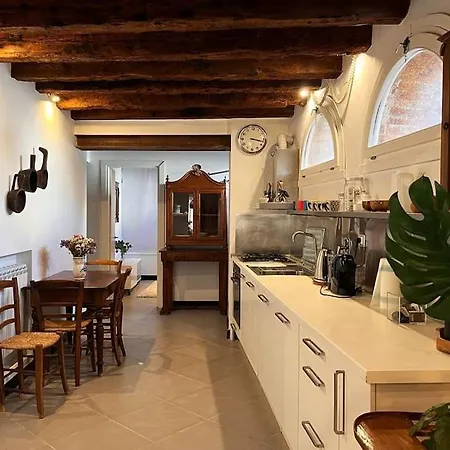 Accogliente Mini Super