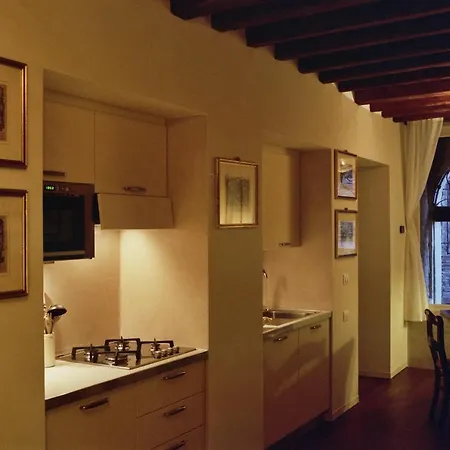 Al Pozzo Dei Scoacamini, 100 M From San Marco, Ground Floor