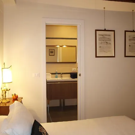 Al Pozzo Dei Scoacamini, 100 M From San Marco, Ground Floor Apartment Venice