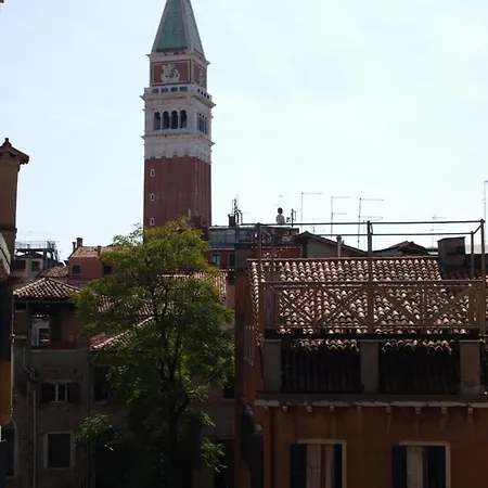 Al Pozzo Dei Scoacamini, 100 M From San Marco, Ground Floor Apartment
