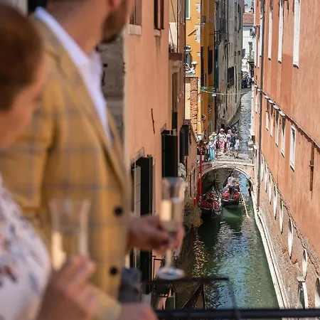 Canal View San Marco Luxury Guest house Venice