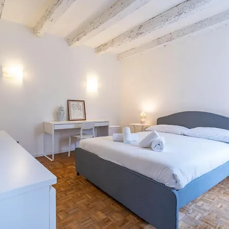 Ca' Del Sol Apartment *