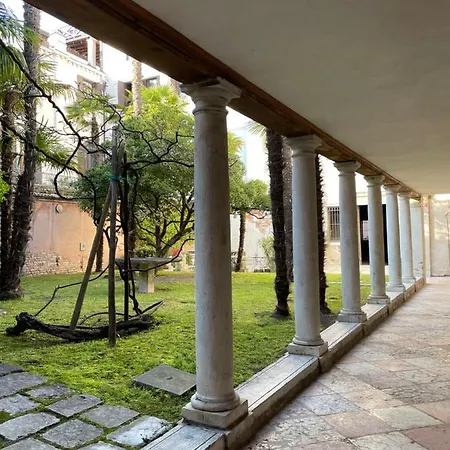 Apartment In A Lovely Garden Biennale Flat *