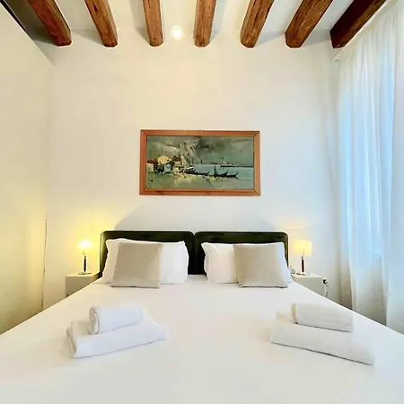 Palazzo San Samuele - Elegant In San Marco Venice