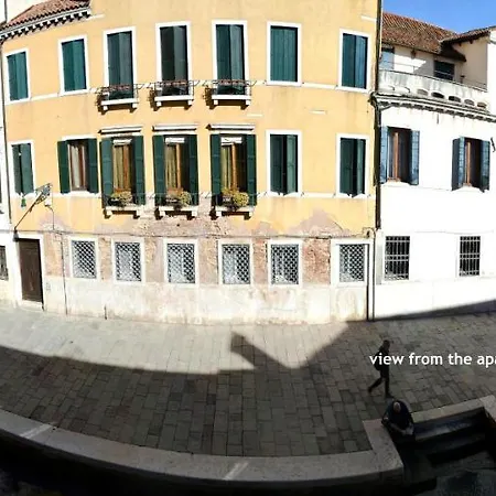 Sunny Ghetto Canalview Apartment Venice