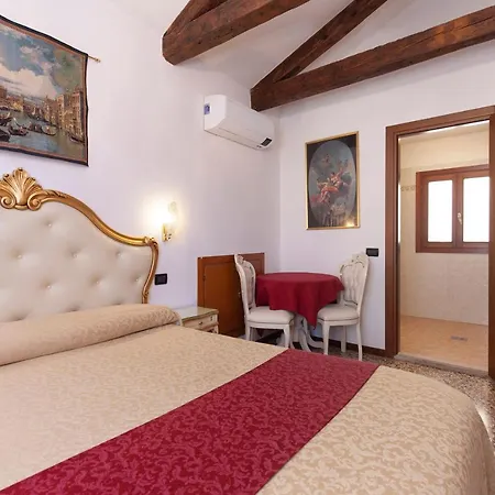 Guest house Alloggi Ss Giovanni E Paolo Venice