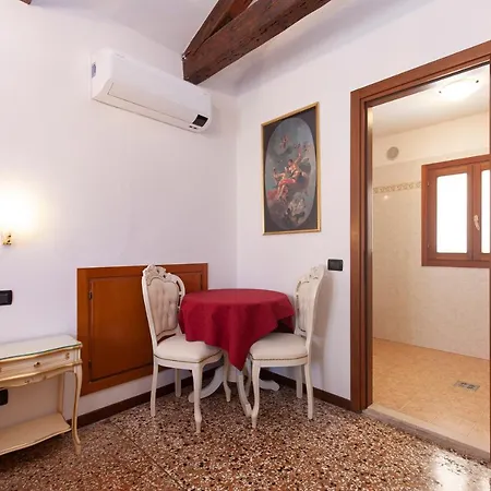 Alloggi Ss Giovanni E Paolo Guest house