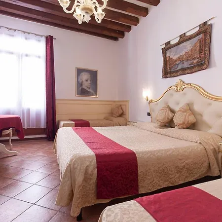 Alloggi Ss Giovanni E Paolo Guest house 2*