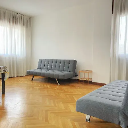Venice Station Apartment