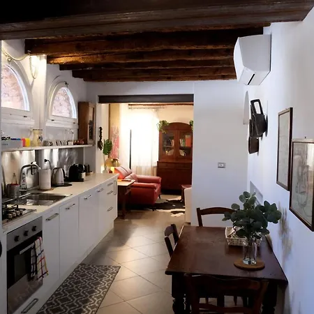 Accogliente Mini Super