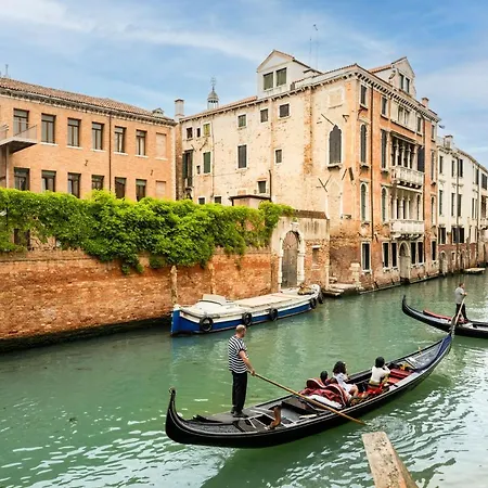 Palazzo Borgoloco Apartment Venice