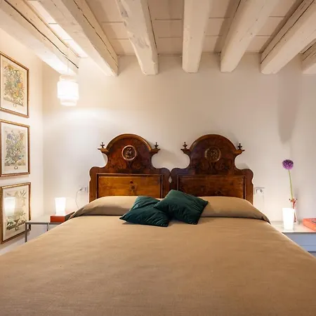 Palazzo Borgoloco Apartment