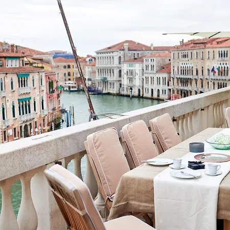 Celestina Grand Canal Apartment Venice