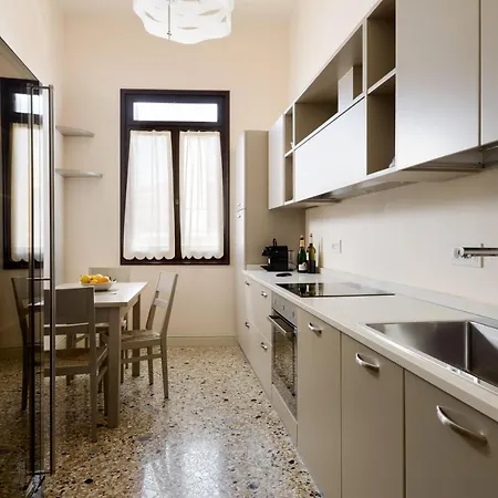 Apartment Celestina Grand Canal