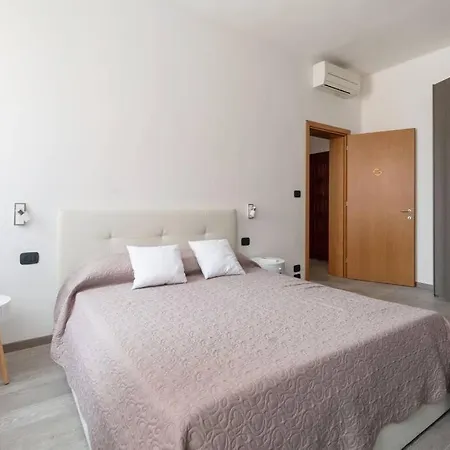 Celestia Terrace With Canal View Apartment *