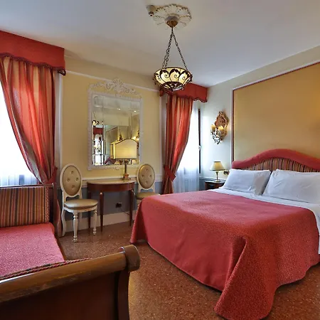Arlecchino Hotel 3*