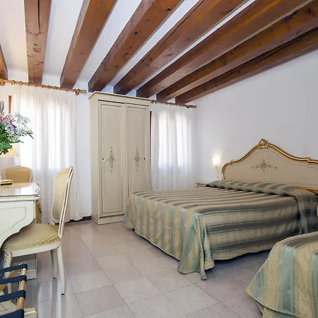Orion Hotel 2*