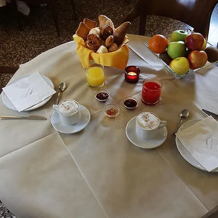 Hotel San Moise