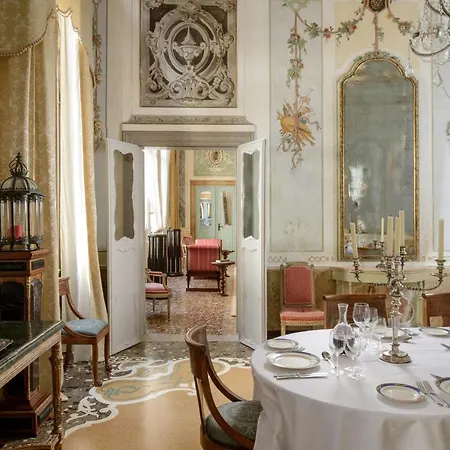 Apartment Imperiale Piano Nobile Venice