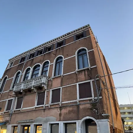 Nocleg ze śniadaniem Luxury Suites