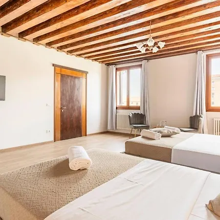 Bed & Breakfast Luxury Suites Benátky