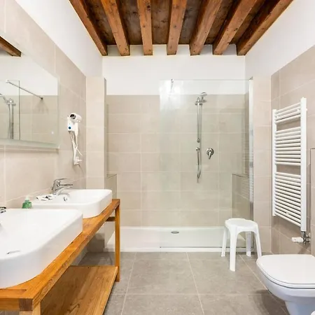 Luxury Suites Nocleg ze śniadaniem