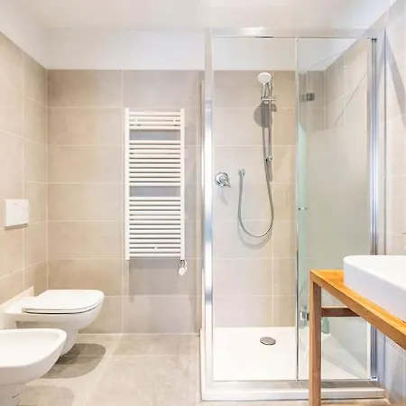 Nocleg ze śniadaniem Luxury Suites